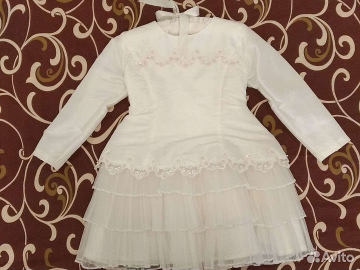 Платье нарядное для девочки 98р
