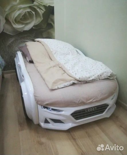 Детская кровать машина с фарами