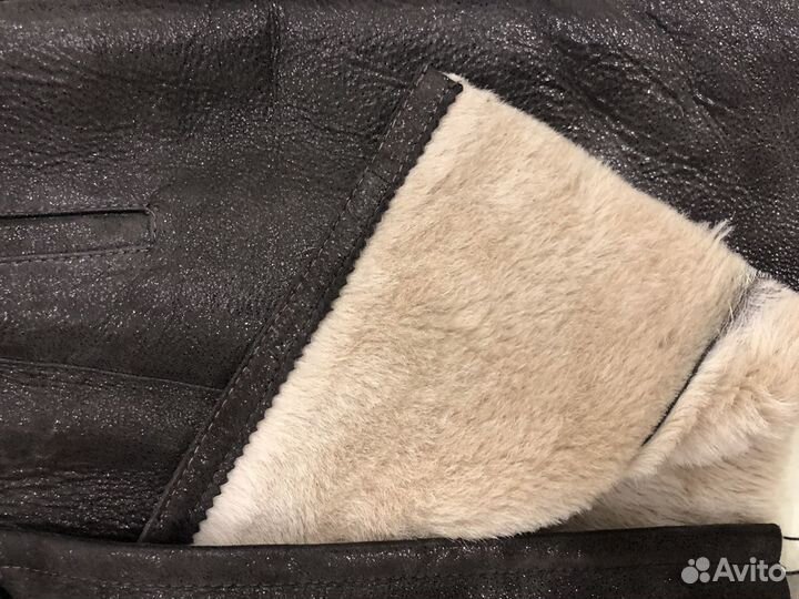 Дубленка из натурального меха с капюшоном