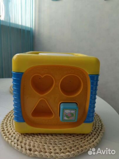 Музыкальная игрушка куб