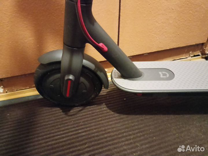 Электросамокат Xiaomi Mi Electric Scooter 1S