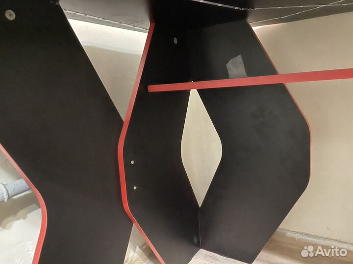 Игровой компьютерный стол