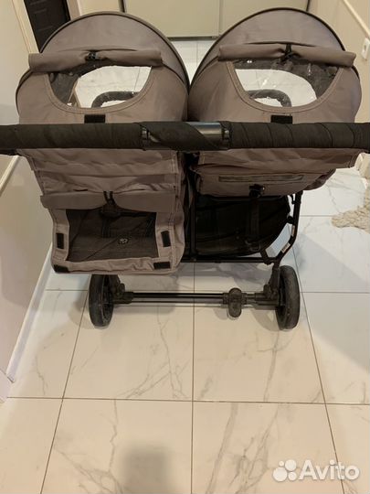 Прочная коляска для двойни и погодок