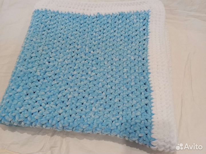 Плед ручной работы из гипоаллергенной пряжи