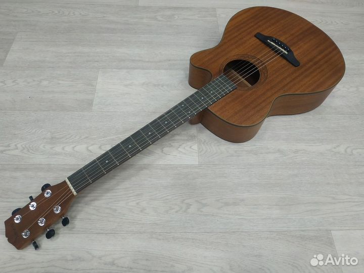 Акустическая гитара новая