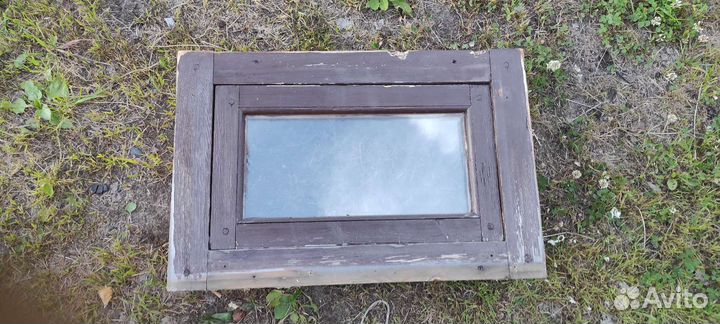 Деревянное окно в баню