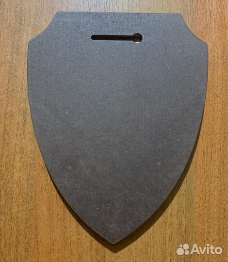 Настенный щит с эмблемой гусп