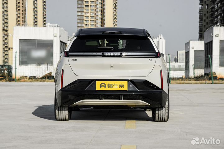 Zeekr X 272 л.с. AT, 1 км