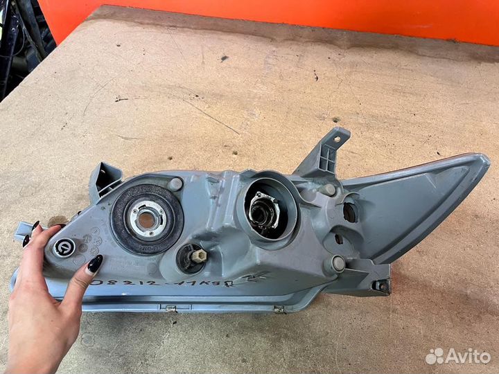 Фара правая передняя Toyota Camry v40