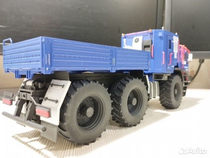 1:43 Сборная модель Грузовик 5345 Арктика