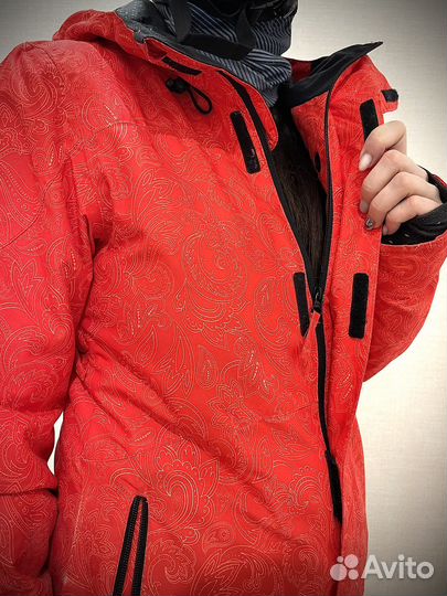 Сноубордический (горнолыжный) костюм женский