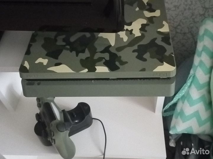 Sony playstation 4 PS4 slim 1tb