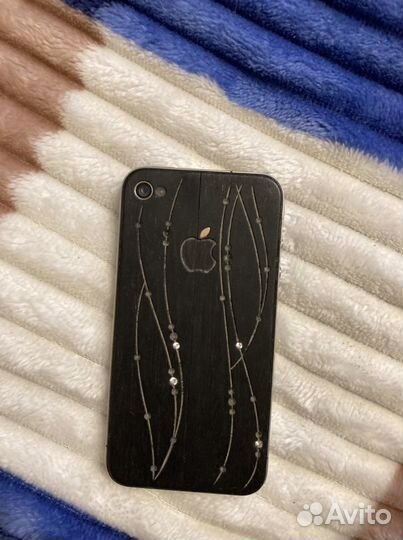 Телефон iPhone 4