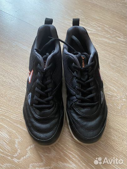 Кроссовки футзалки 23,5 см