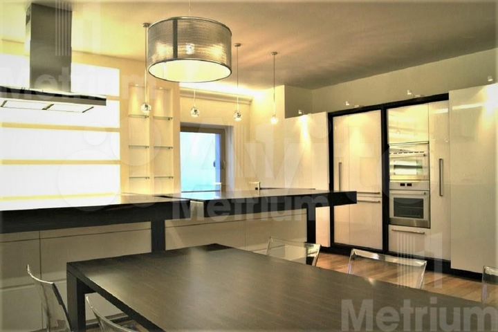 7-к. квартира, 260 м², 37/38 эт.