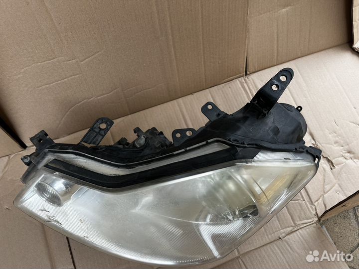 Передняя левая фара Nissan fuga