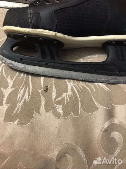 Коньки хоккейные