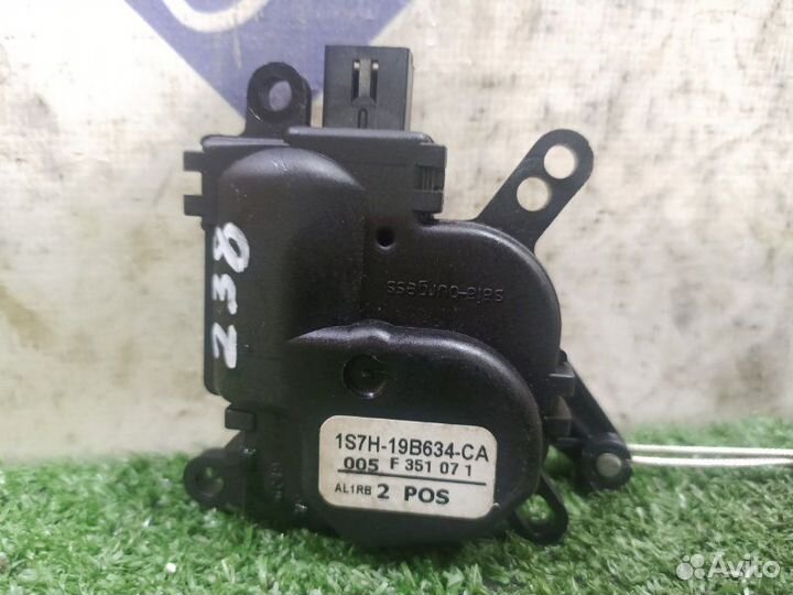 Сервопривод заслонки печки Ford Fusion хэтчбек 1.6