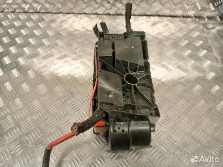 Блок предохранителей Opel Insignia (A) 1327588104