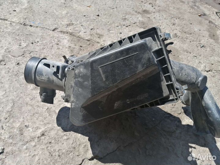 Корпус воздушного фильтра Nissan sunny FB15