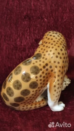 Фарфоровая Статуэтка 