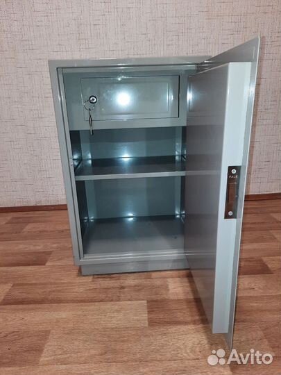 Сейф для денег и документов
