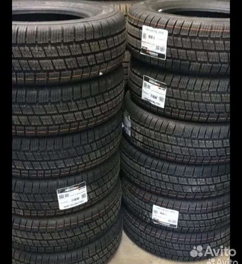 Hankook Vantra ST AS2 RA30 215/70 R15C 109S