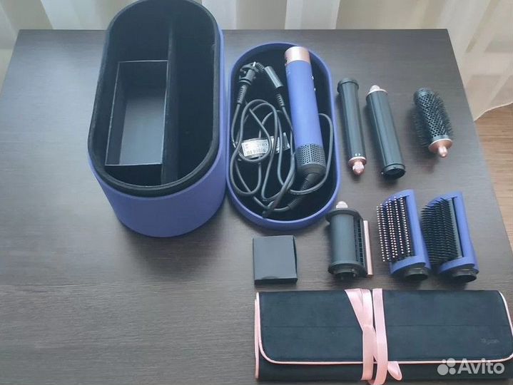 Стайлер Dyson с дорожной сумкой и кожаным кейсом