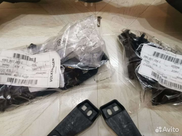 Audi Q7 4M 2021 рестайлинг кронштейн фары