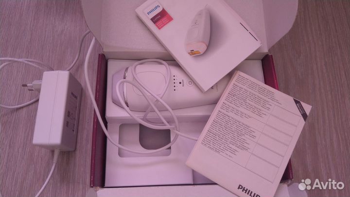 Фотоэпилятор Philips Lumea BRI863