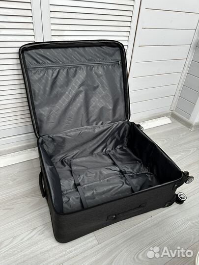 Чемодан на колесах большой