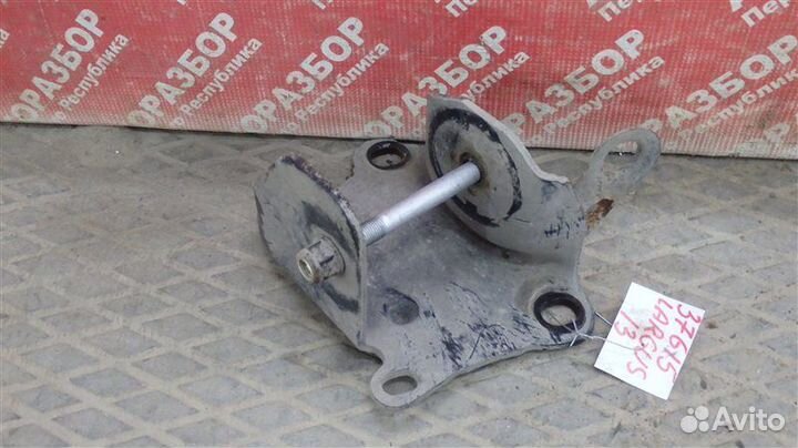 Крепление балки подвески заднее правое LADA Largus