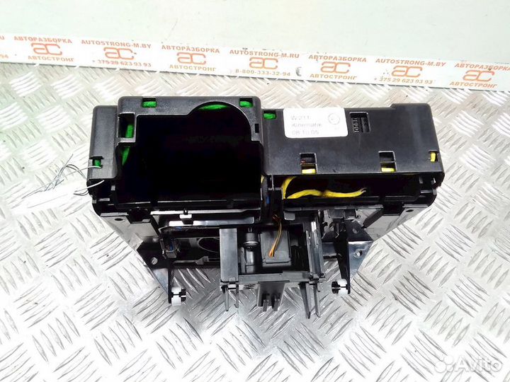 Кнопка (выключатель) Mercedes-Benz E-Класс