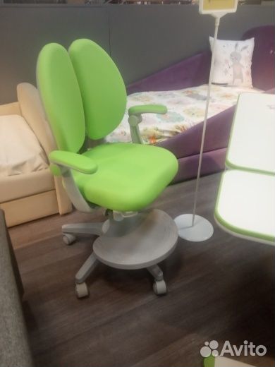 Детская парта и кресло в наличии