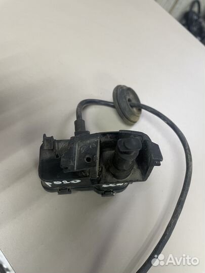 Активатор лючка бензобака Фольксваген Поло Седан