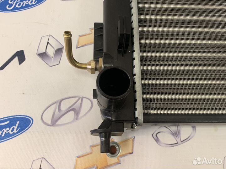 Радиатор охлаждения Kia Ceed (2007-2012) Автомат