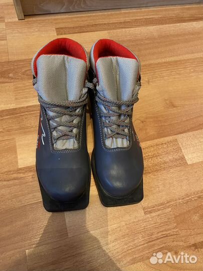 Беговые лыжи комплект