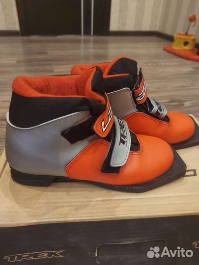 Лыжные ботинки