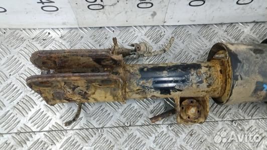 Стойка передняя правая land rover range rover 3 (6NK14N501)