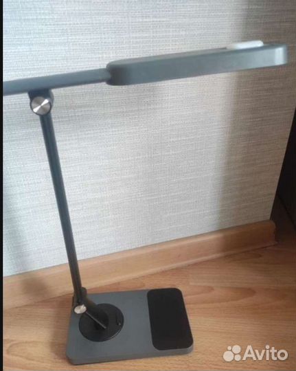 Настольная лампа