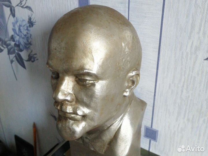 Бюст ленина