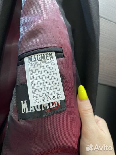 Школьный костюм 140р