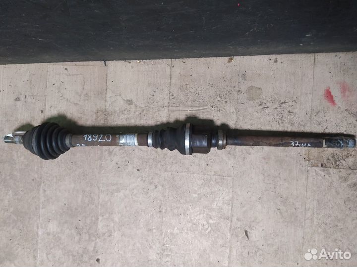 Ось привод шрус правый Peugeot 308