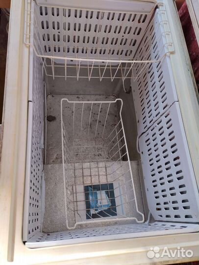 Морозильник, все детали родные фирменные