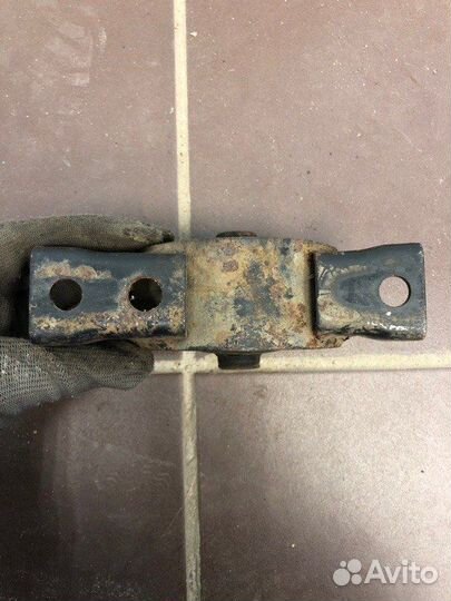 Опора двигателя Nissan Almera Classic