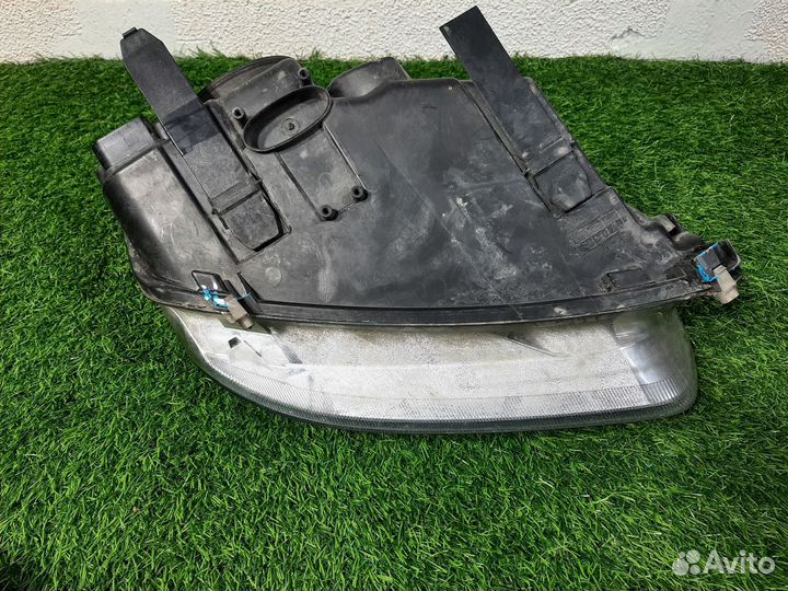 В наличии: Фара левая Ford C-Max