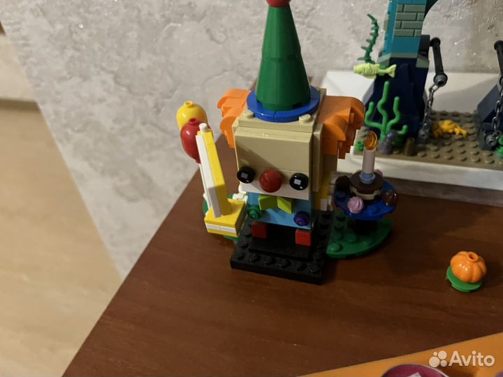 Lego brick headz