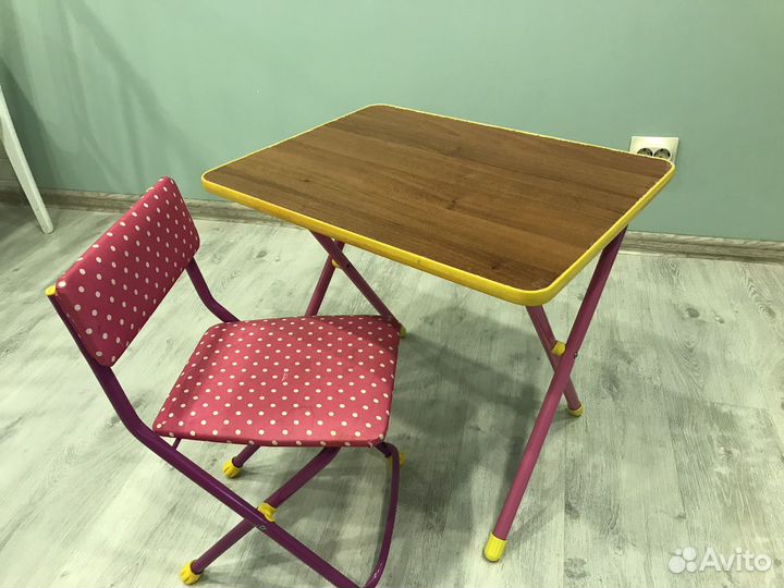 Детский стол и стульчик