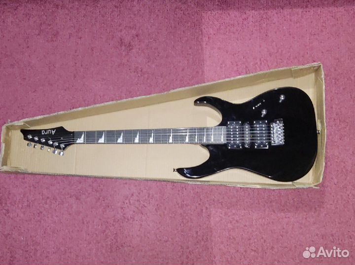 Комплект: Электрогитара+комбик