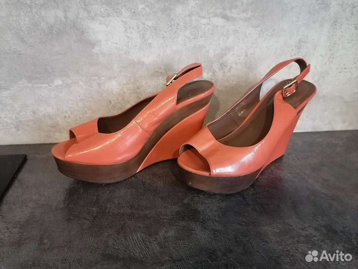 Босоножки женские